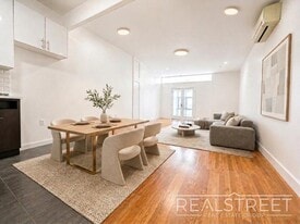 LUXURY LOFT in Queens!, Unit 519 in Queens, NY - Building Photo