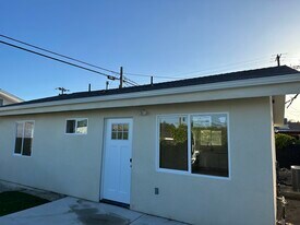 10730 Crockett St in Los Angeles, CA - Building Photo