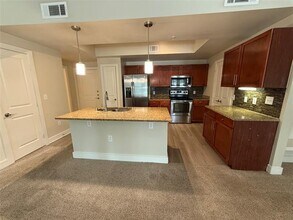 2525 N Henderson Ave in Dallas, TX - Building Photo - Building Photo