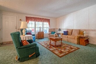 2671 Oscar Harvey Rd in Tallahassee, FL - Foto de edificio - Building Photo