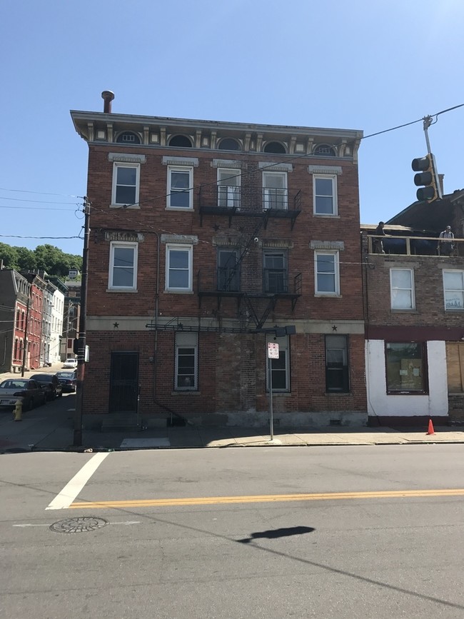 100 E McMicken Ave in Cincinnati, OH - Building Photo - Building Photo