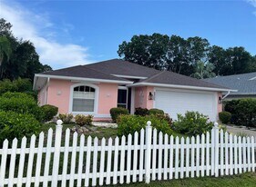 1012 Laurel Ave in Venice, FL - Building Photo
