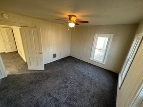 5 Maple St, Unit Upper in Batavia, NY - Building Photo - Building Photo