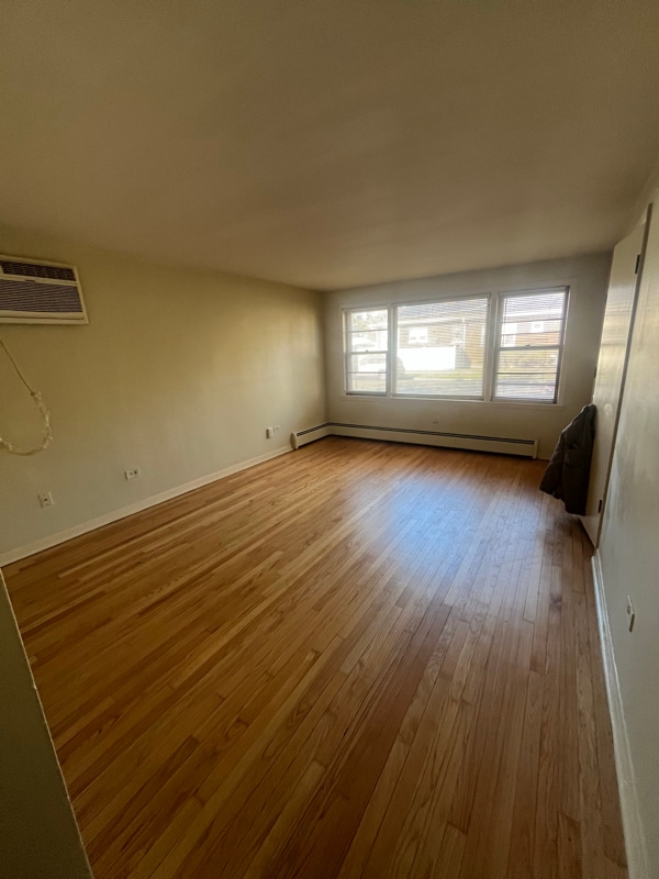 2435 W 123rd St in Blue Island, IL - Foto de edificio - Building Photo