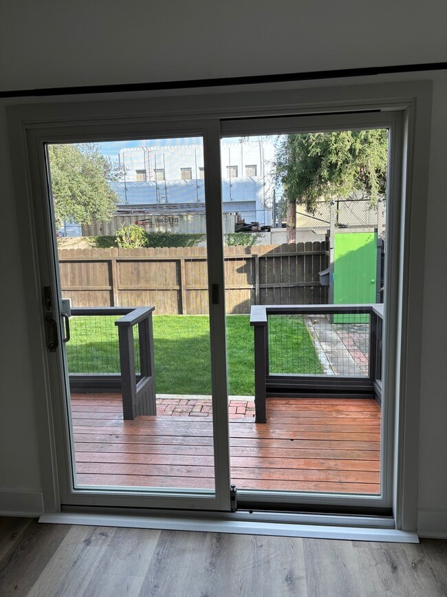 713 Amoroso Pl, Unit A in Los Angeles, CA - Building Photo - Building Photo