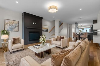 1027 S Main St in Greenville, SC - Building Photo - Building Photo