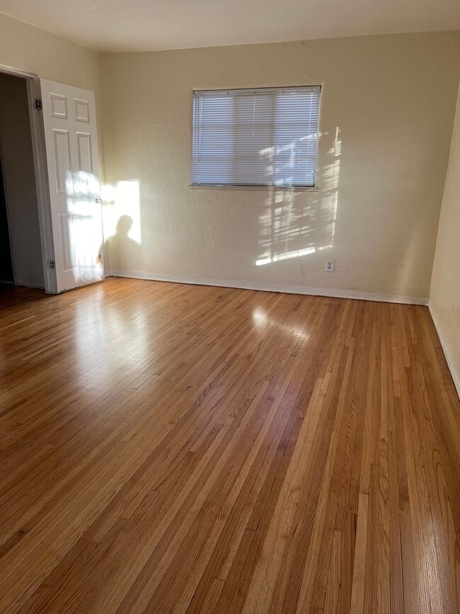 property at 1404 Carlisle Blvd SE