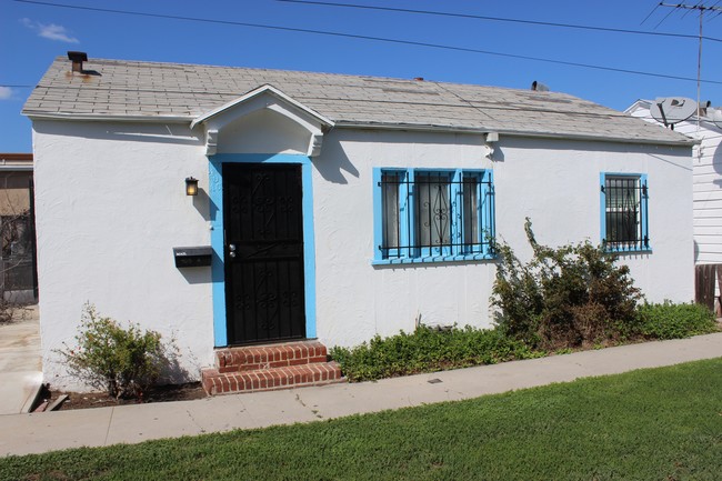 405 E 20th St in Long Beach, CA - Foto de edificio - Building Photo