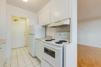 10 Huntley St in Toronto, ON - Building Photo - Building Photo