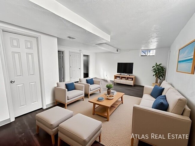 property at 1728 1/2 Armstrong Ave