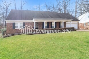 3465 E Rolling Woods Dr in Memphis, TN - Building Photo