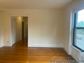 504 Beacon St, Unit 23 in Boston, MA - Building Photo - Building Photo
