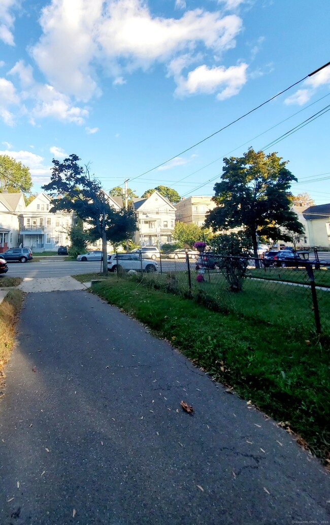432 Dixwell Ave in New Haven, CT - Building Photo - Building Photo