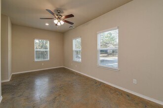 20211 Hemlock Ln in Montgomery, TX - Building Photo - Building Photo