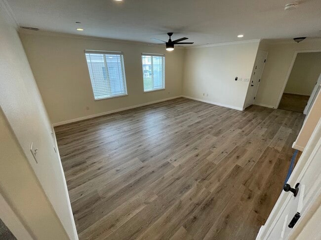 3812 E Rock Creek Rd, Unit B4 in Eagle Mountain, UT - Foto de edificio - Building Photo