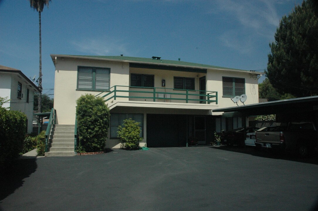 605 N Holliston Ave in Pasadena, CA - Building Photo