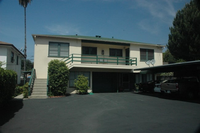 property at 605 N Holliston Ave