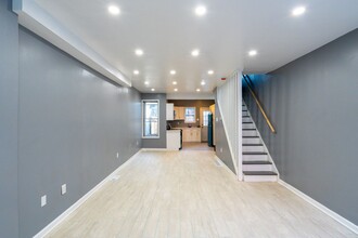 2218 Greenwich St in Philadelphia, PA - Building Photo - Building Photo