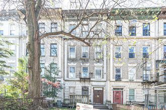 814 Eastern Pky in Brooklyn, NY - Building Photo - Building Photo