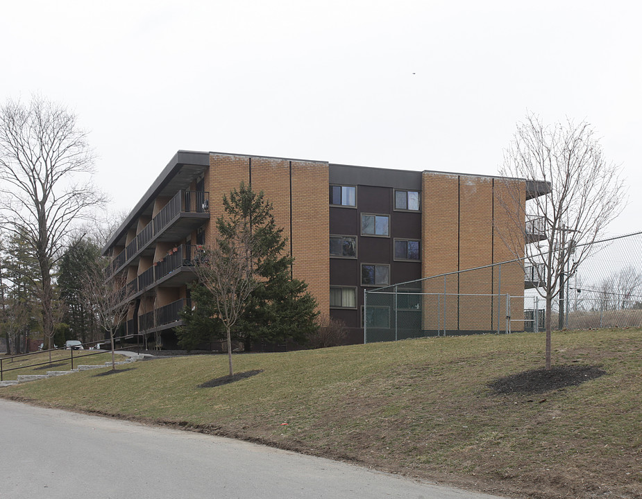 Country Club Apartments in Poughkeepsie, NY - Building Photo