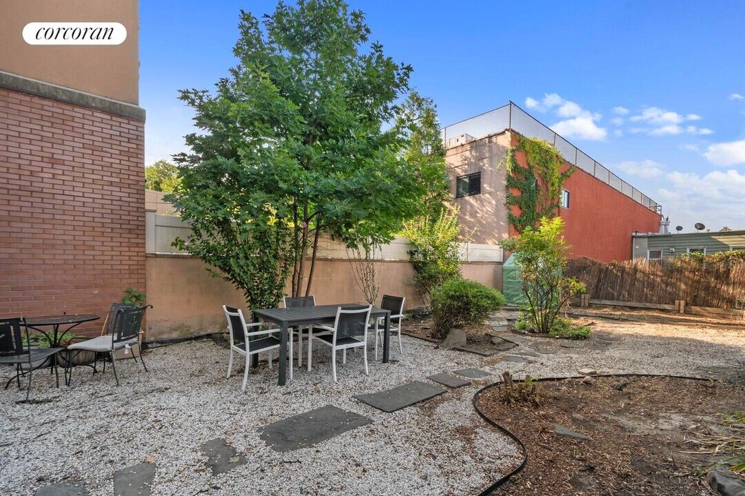 22 4th St in Brooklyn, NY - Building Photo