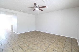 5515 Kenton Bluff in San Antonio, TX - Foto de edificio - Building Photo
