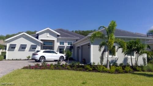 18508 WildBlue Blvd in Ft. Myers, FL - Building Photo