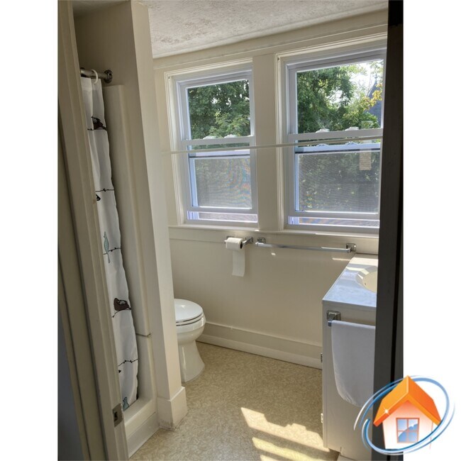 51 Franklin St, Unit FranklinStApt. in Concord, NH - Building Photo - Building Photo