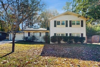 Bright, Spacious Stone Mountain Residence on Tahoe Circle in Stone Mountain, GA - Building Photo - Building Photo