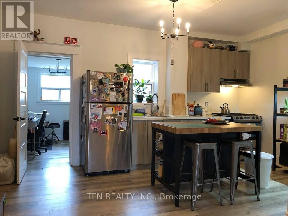 222 Oakwood Ave in Toronto, ON - Building Photo