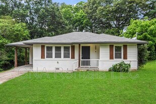 629 Dunton Cir SE in Smyrna, GA - Building Photo