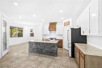 900 Bluebell Brook St in Henderson, NV - Building Photo - Building Photo