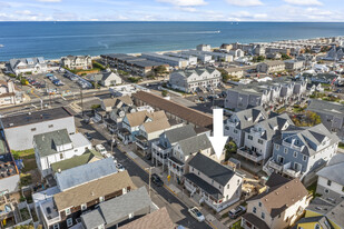 14 Center St in Sea Bright, NJ - Building Photo
