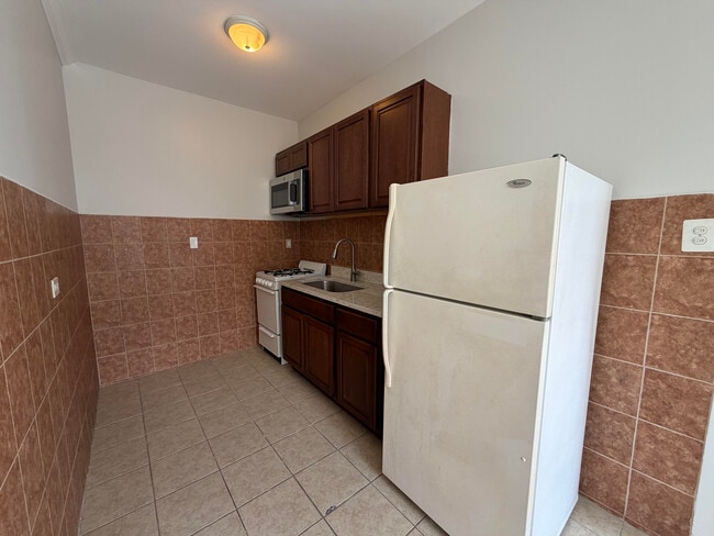 property at 2712 N Milwaukee Ave