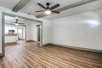 500 N Pine St in Roanoke, TX - Building Photo - Building Photo