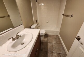 2032 Vista Oaks Way in Paso Robles, CA - Building Photo - Building Photo