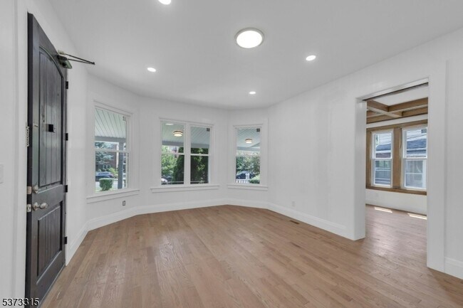 78 Grove St in Montclair, NJ - Building Photo - Building Photo