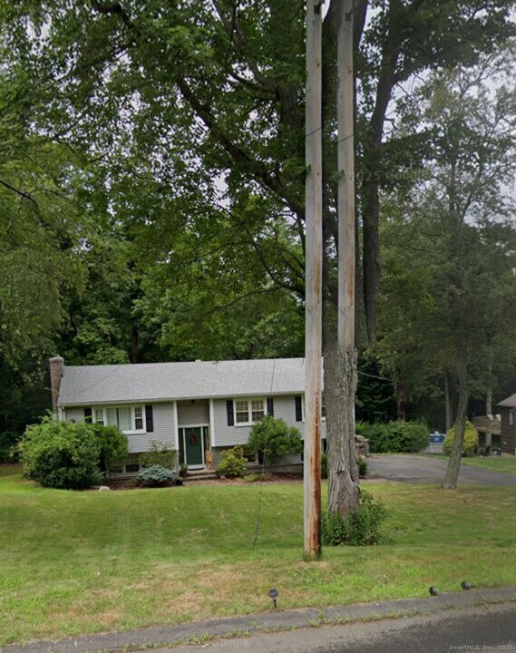 142 Eramo Terrace in Hamden, CT - Building Photo