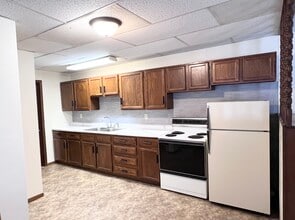 609 N Pokegama Ave, Unit 609 #2 in Grand Rapids, MN - Foto de edificio - Building Photo