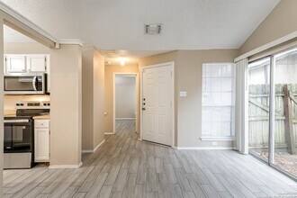 14421 Watermill, Unit 4057 in San Antonio, TX - Building Photo - Building Photo