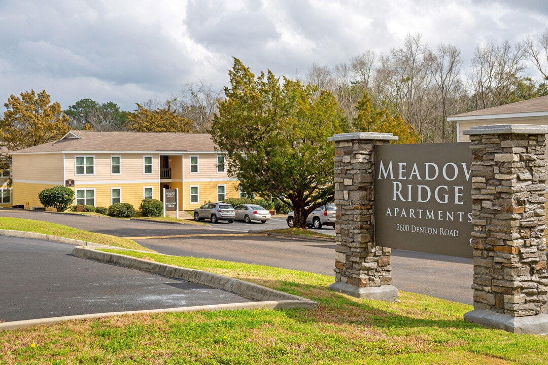 Meadow Ridge Apartments in Dothan, AL - Foto de edificio