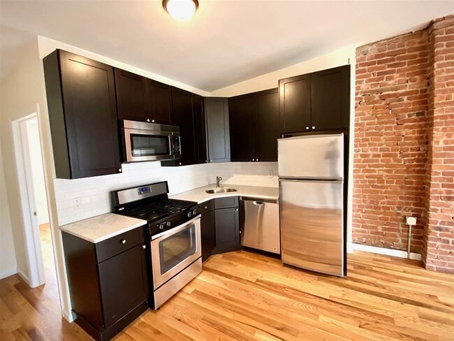 149 Grand St in Jersey City, NJ - Building Photo - Building Photo