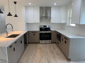 811 94th Ave N in Naples, FL - Building Photo - Building Photo