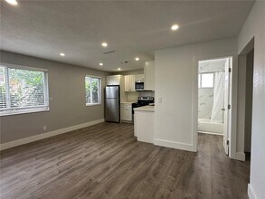 5911 NE 18th Ave in Fort Lauderdale, FL - Building Photo - Building Photo