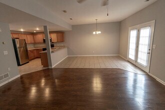 1945 Center St in Columbia, MO - Building Photo - Building Photo