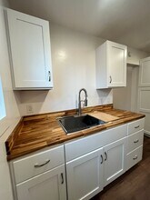 777 E San Joaquin Ave in Tulare, CA - Foto de edificio - Building Photo