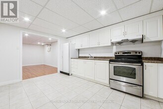 63 Croteau Crescent in Vaughan, ON - Building Photo - Building Photo