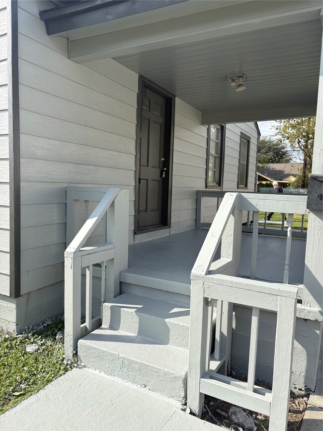 1307 Westway St in Galena Park, TX - Building Photo - Building Photo