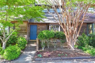 Rustic 2 Bedroom Condo in Convenient Location in Auburn, AL - Building Photo - Building Photo
