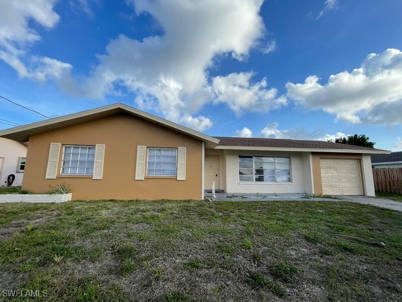 1304 SE 31st Terrace in Cape Coral, FL - Building Photo